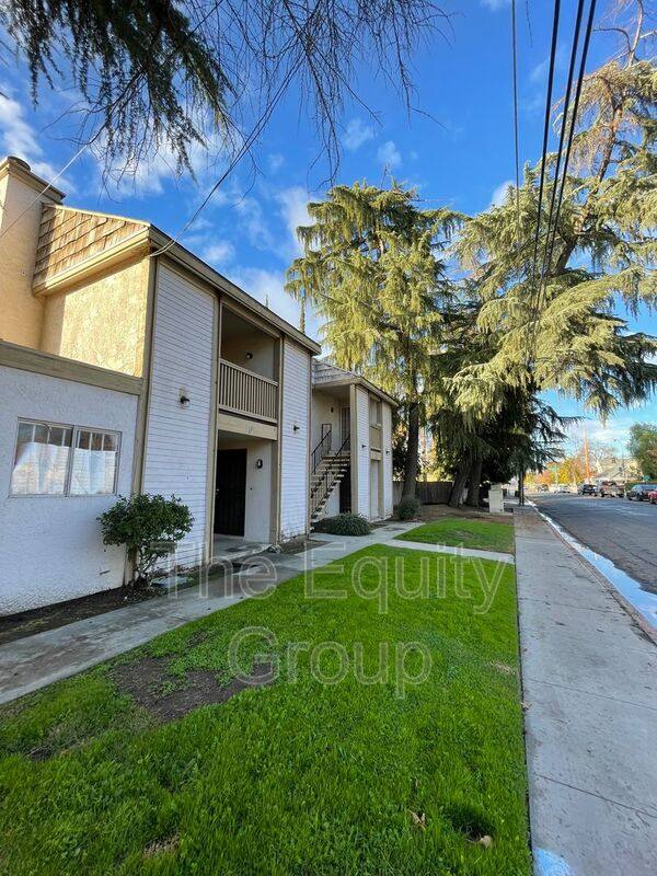 Apartment for rent at 1305 S Court St, Visalia, CA 93277