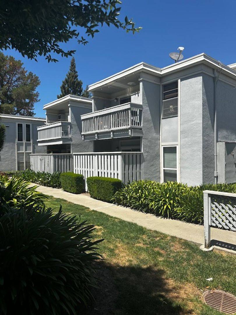 House for rent at 945 Bancroft Rd, Concord, CA 94518