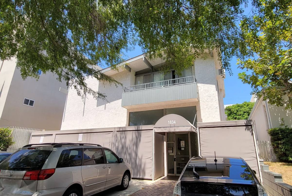 Apartment for rent at 1834 Thayer Ave, Los Angeles, CA 90025