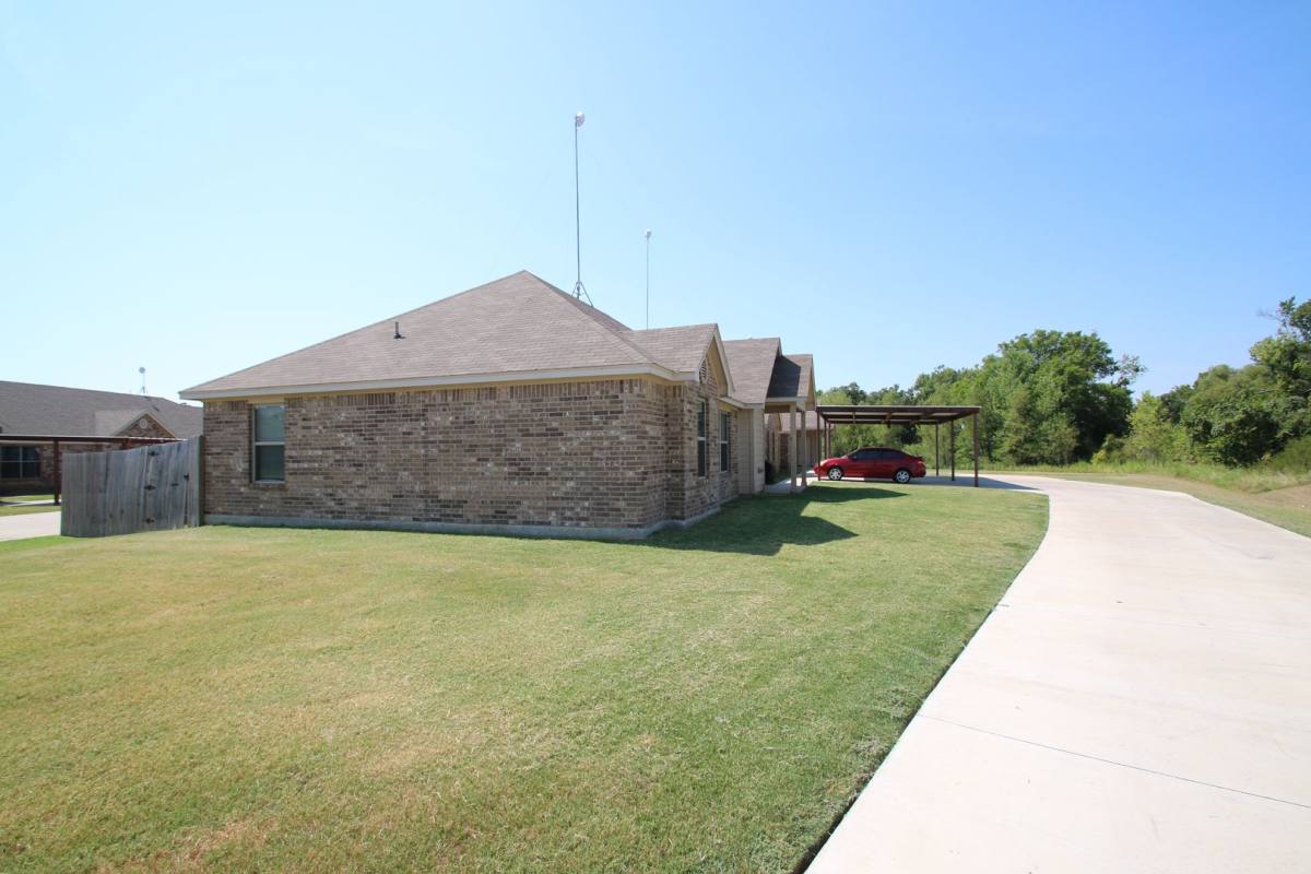 Apartment for rent at 137 Sunburst Court, Weatherford, TX 76087