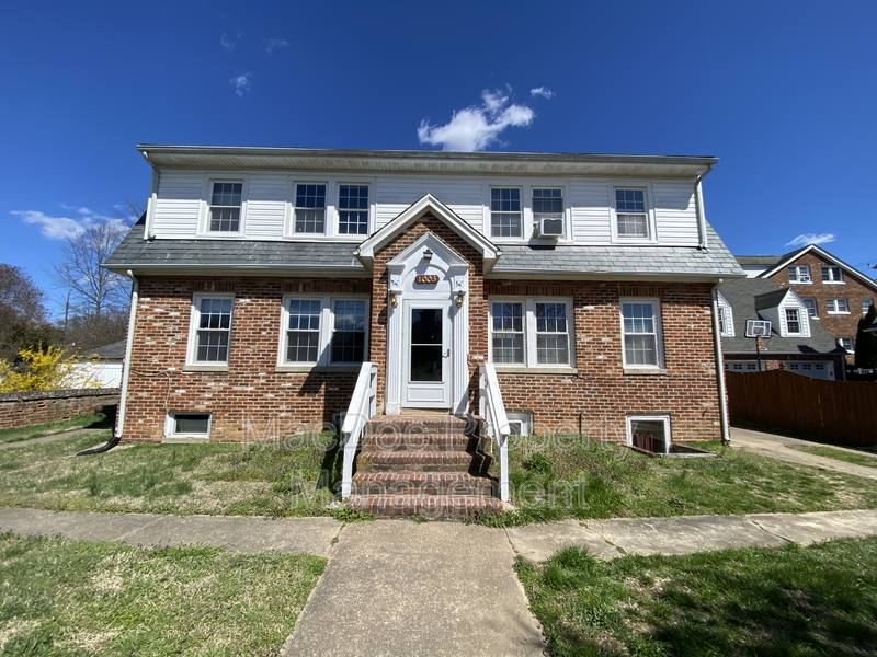 Apartment for rent at 1003 Kenmore Ave #1, Fredericksburg, VA 22401