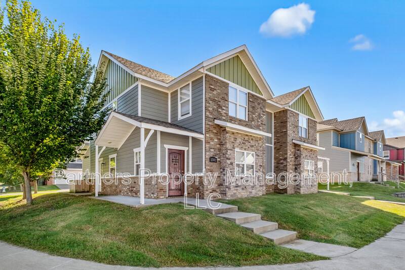 Apartment for rent at 1342 N Sicily Lane, Fayetteville, AR 72704