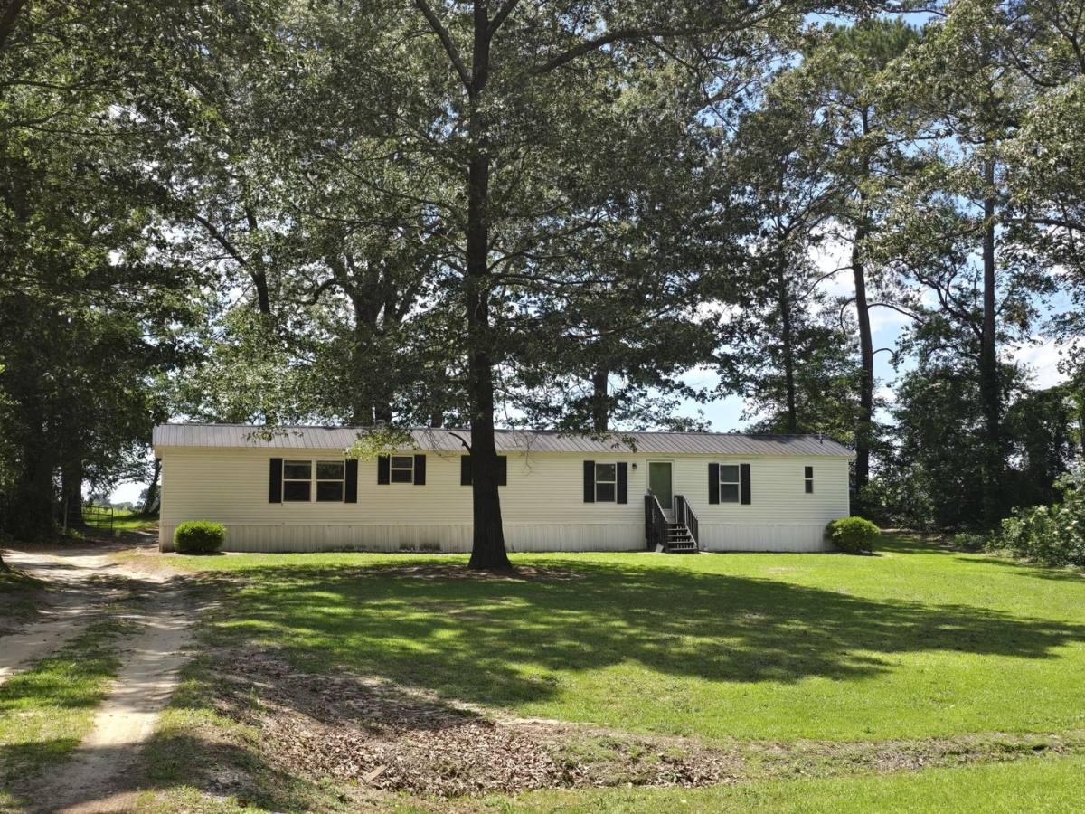 House for rent at 4225 Yarborough Rd, Hope Mills, NC 28348