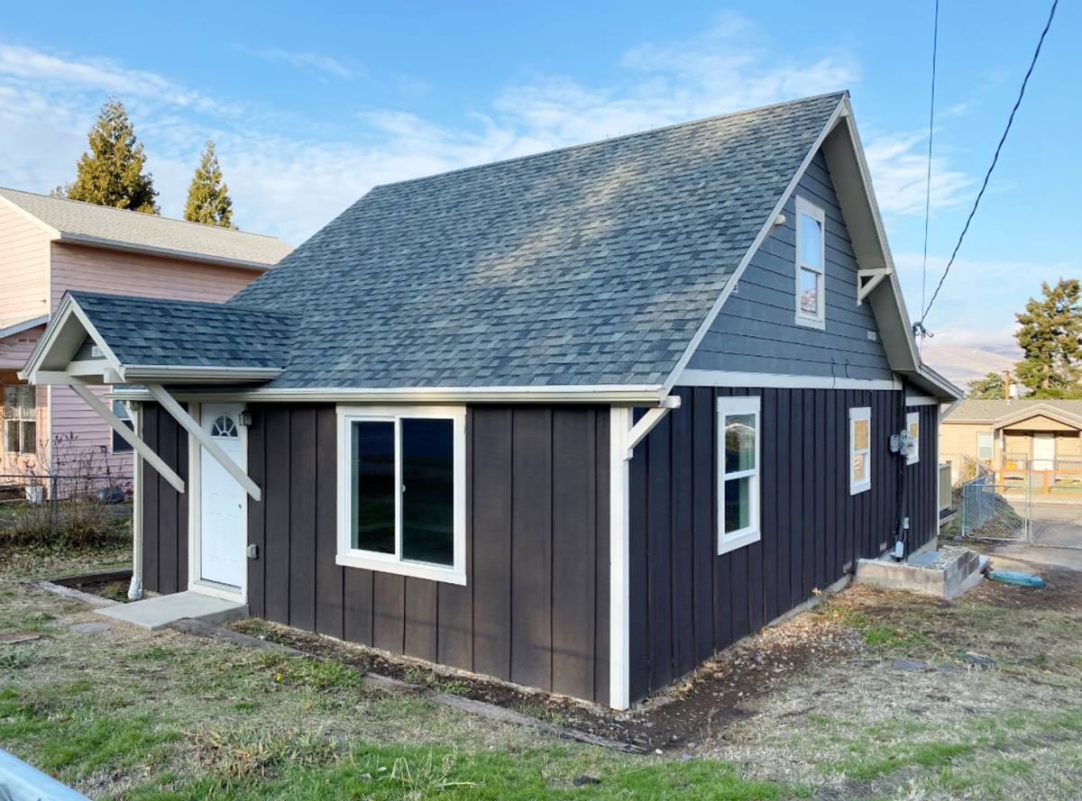 House for rent at 309 E 14th St, The Dalles, OR 97058