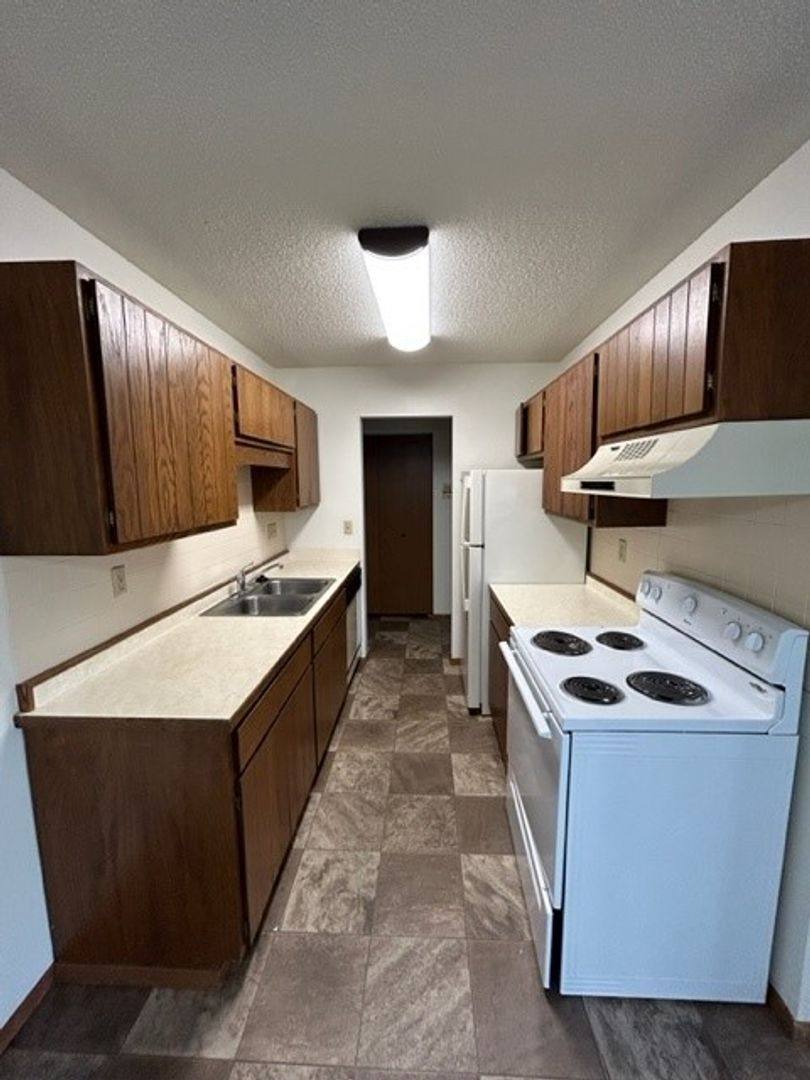 Apartment for rent at 3301 16th Ave S, Fargo, ND 58103