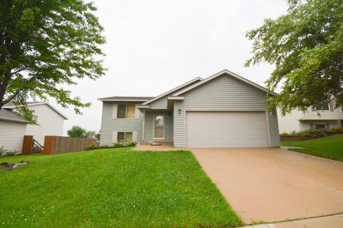 House for rent at 5933 Crown Lane NW, Rochester, MN 55901