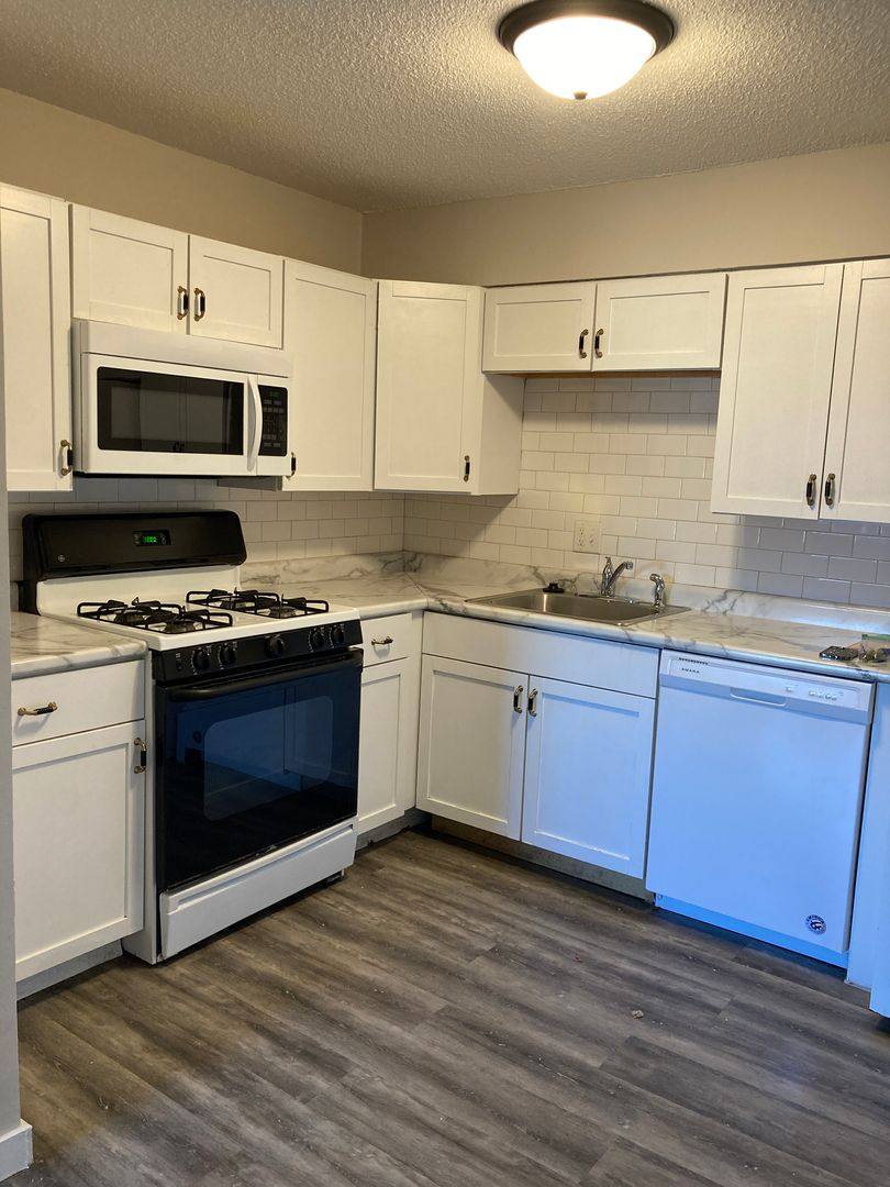 Apartment for rent at 1215 18th St, Perry, IA 50220
