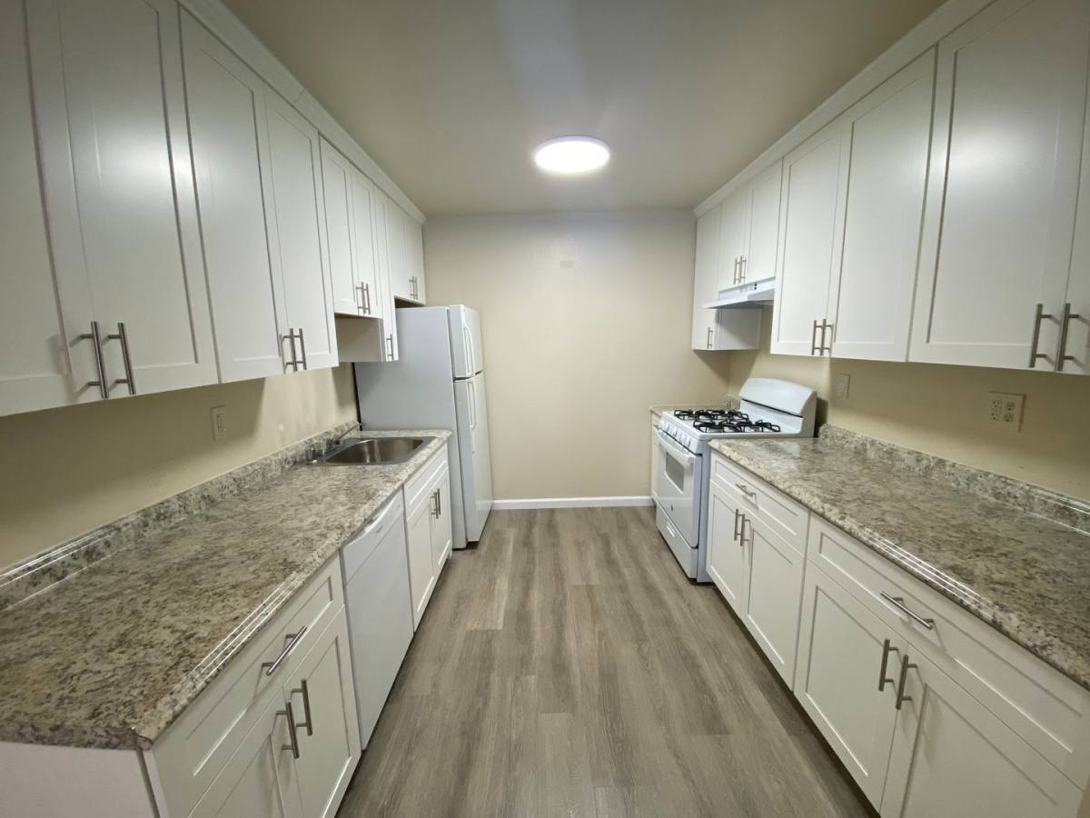 Apartment for rent at 87th St, Daly City, CA 94015