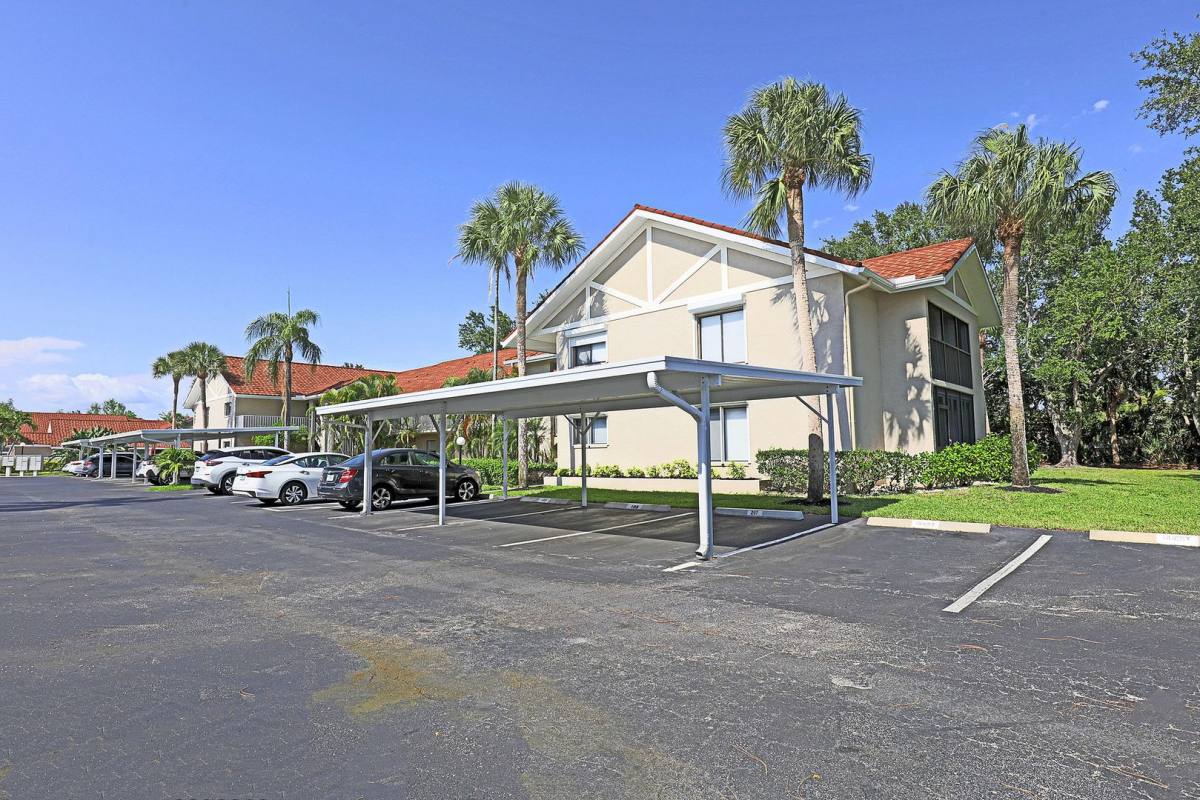 Apartment for rent at 9627 Eaton Gardens Lane, Fort Myers, FL 33919