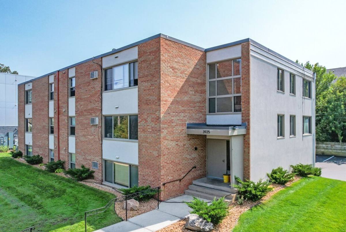 Apartment for rent at 3925 W 31st St, Minneapolis, MN 55416