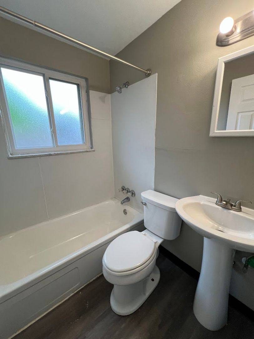 Apartment for rent at 230 E Nottingham Rd, Dayton, OH 45405