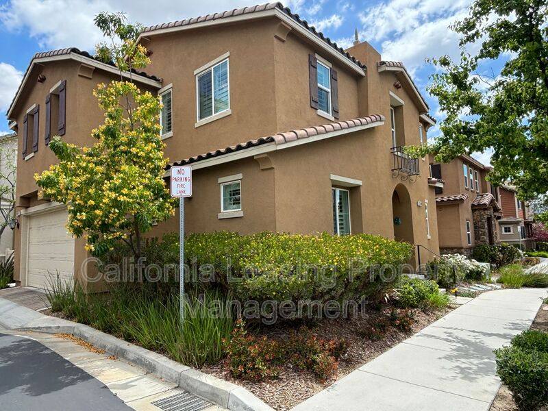 House for rent at 27470 Poppy Court, Santa Clarita, CA 91350