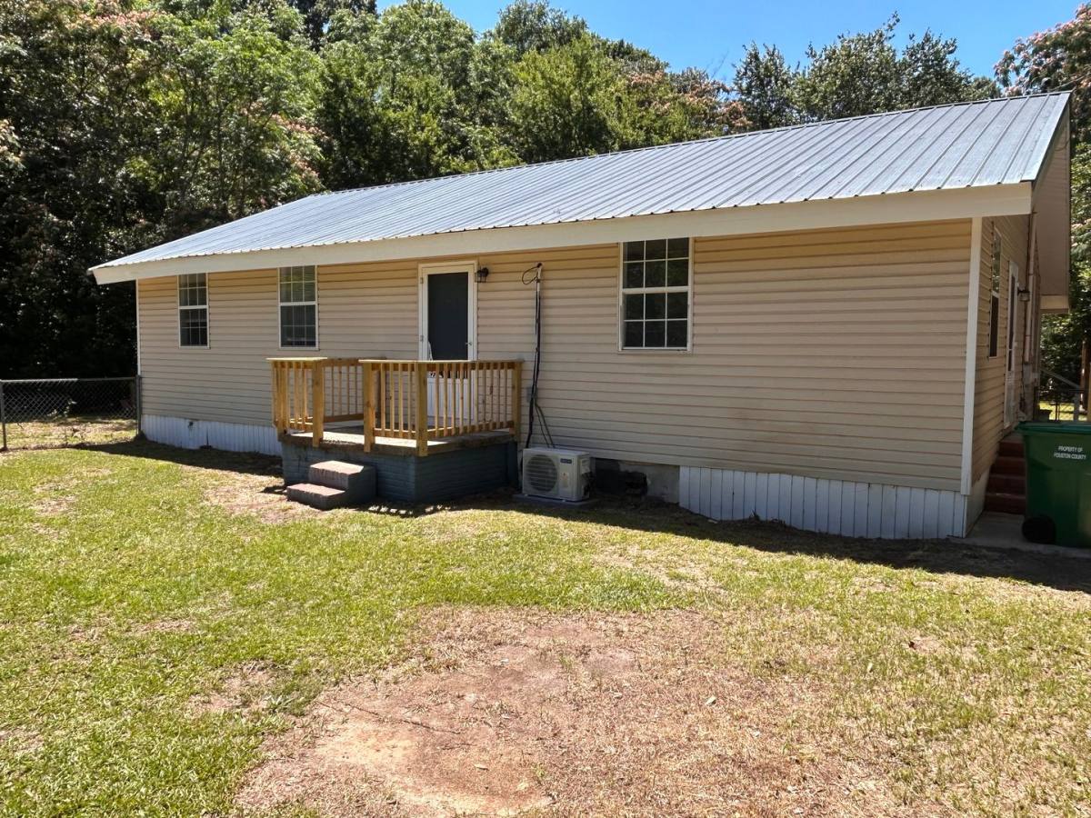 House for rent at 803 E Side Dr, Warner Robins, GA 31093