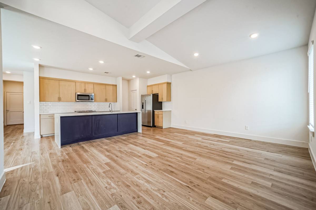 Apartment for rent at 2525 Appian Way, New Caney, TX 77357
