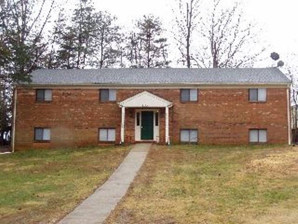 Apartment for rent at 101 & 103 116 Edgeway Dr, Lynchburg, VA 24502
