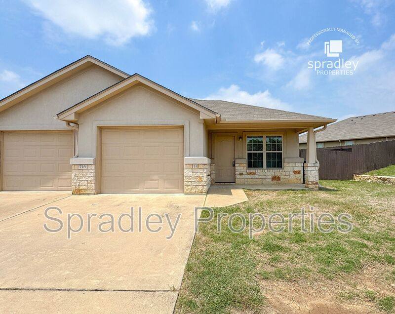 Townhouse for rent at 716B E Ridge Blvd, Temple, TX 76502