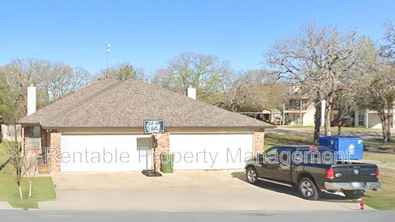 House for rent at 140 W Stage Coach Trail, Weatherford, TX 76087