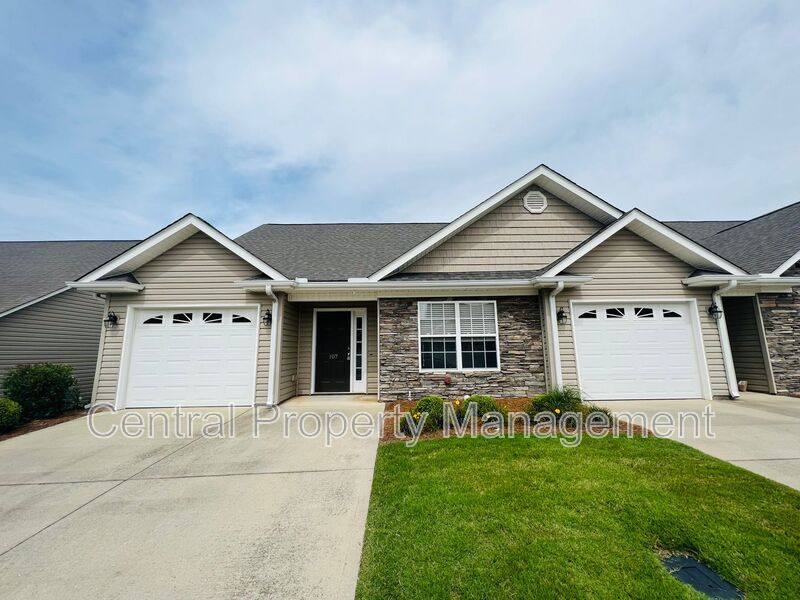 Townhouse for rent at 107 Shalom Dr, Simpsonville, SC 29681