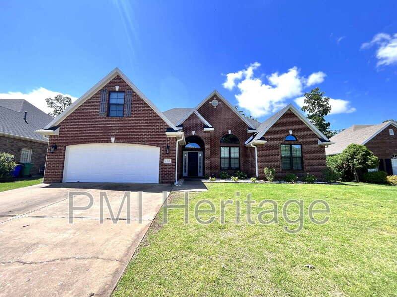 House for rent at 4416 W Arlington Dr, Rogers, AR 72758