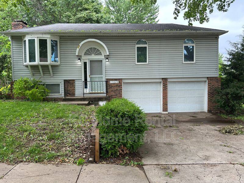 House for rent at 17820 E Greentree Ave, Independence, MO 64057