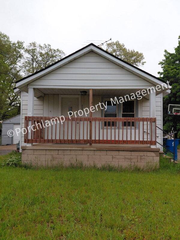 5038 Carson Ave SW, Grand Rapids, MI 49548