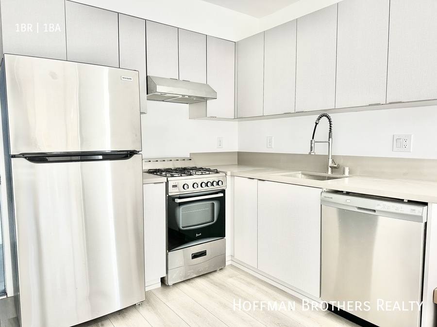 Apartment for rent at 316 S Mariposa Ave #14, Los Angeles, CA 90020