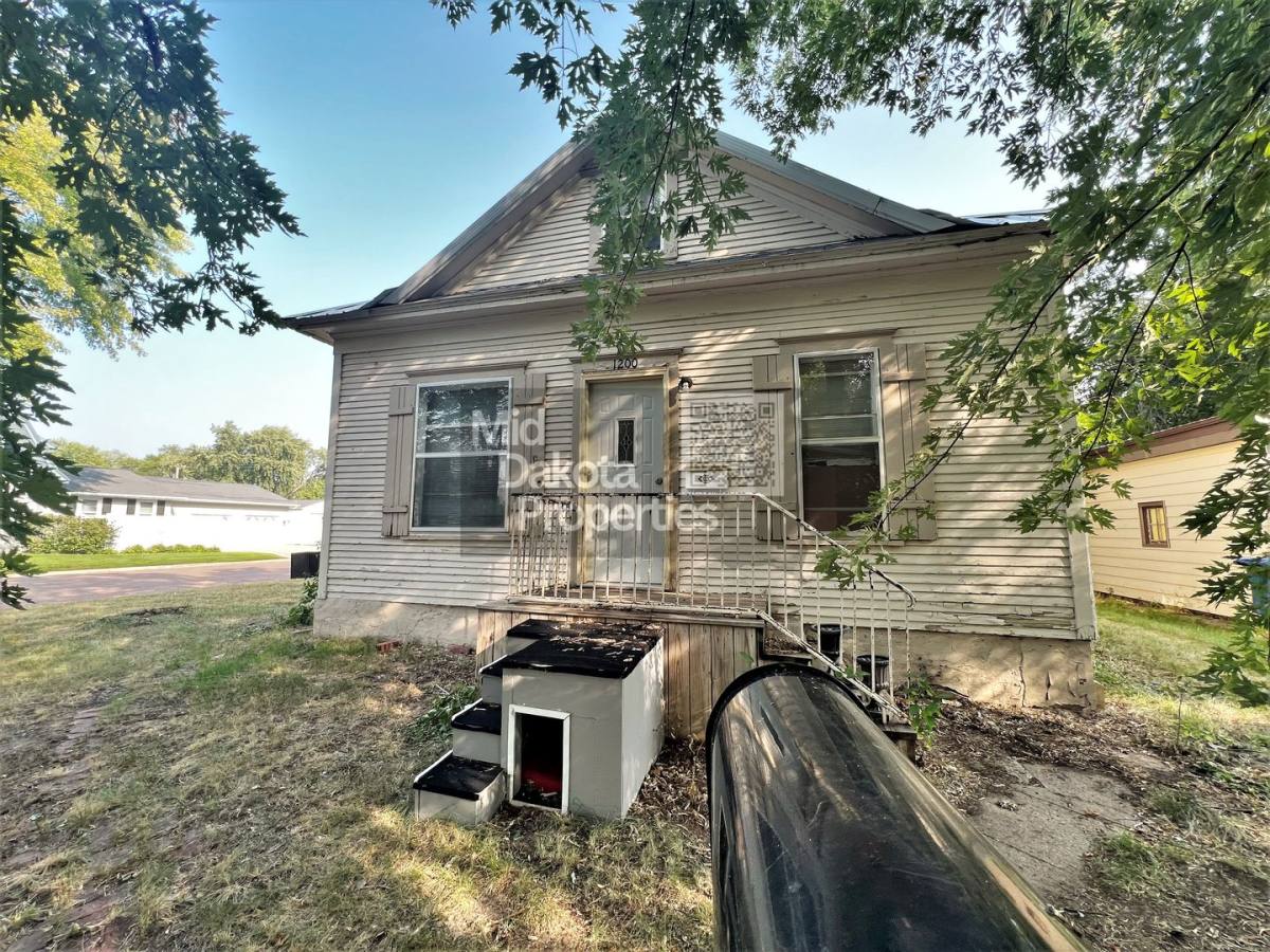 House for rent at 1200 E 3rd, Mitchell, SD 57301