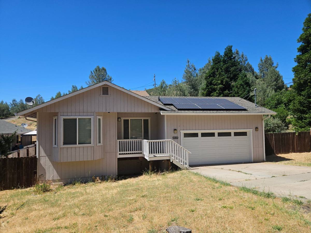 House for rent at 10120 Point Lakeview Rd, Kelseyville, CA 95451