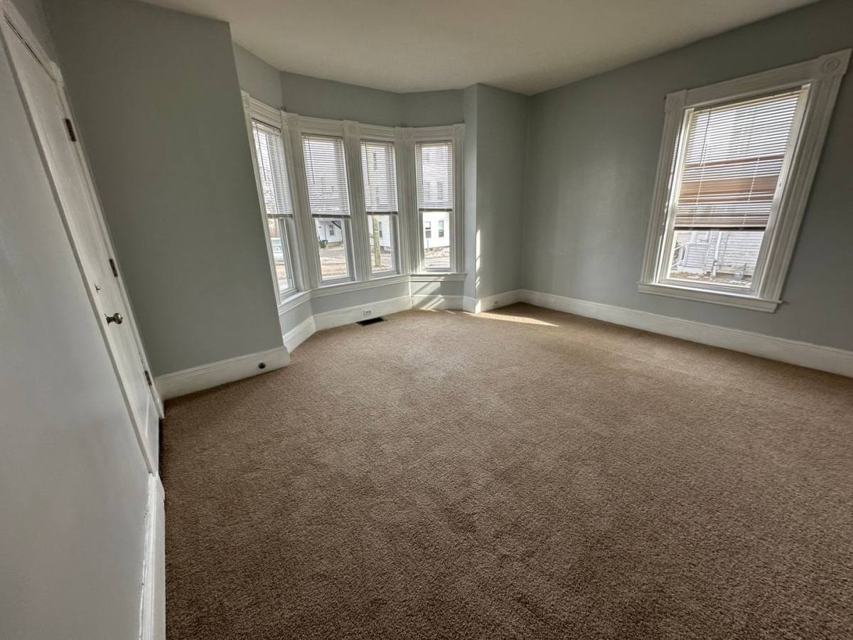 Apartment for rent at 106 Notre Dame Ave, Manchester, NH 03102