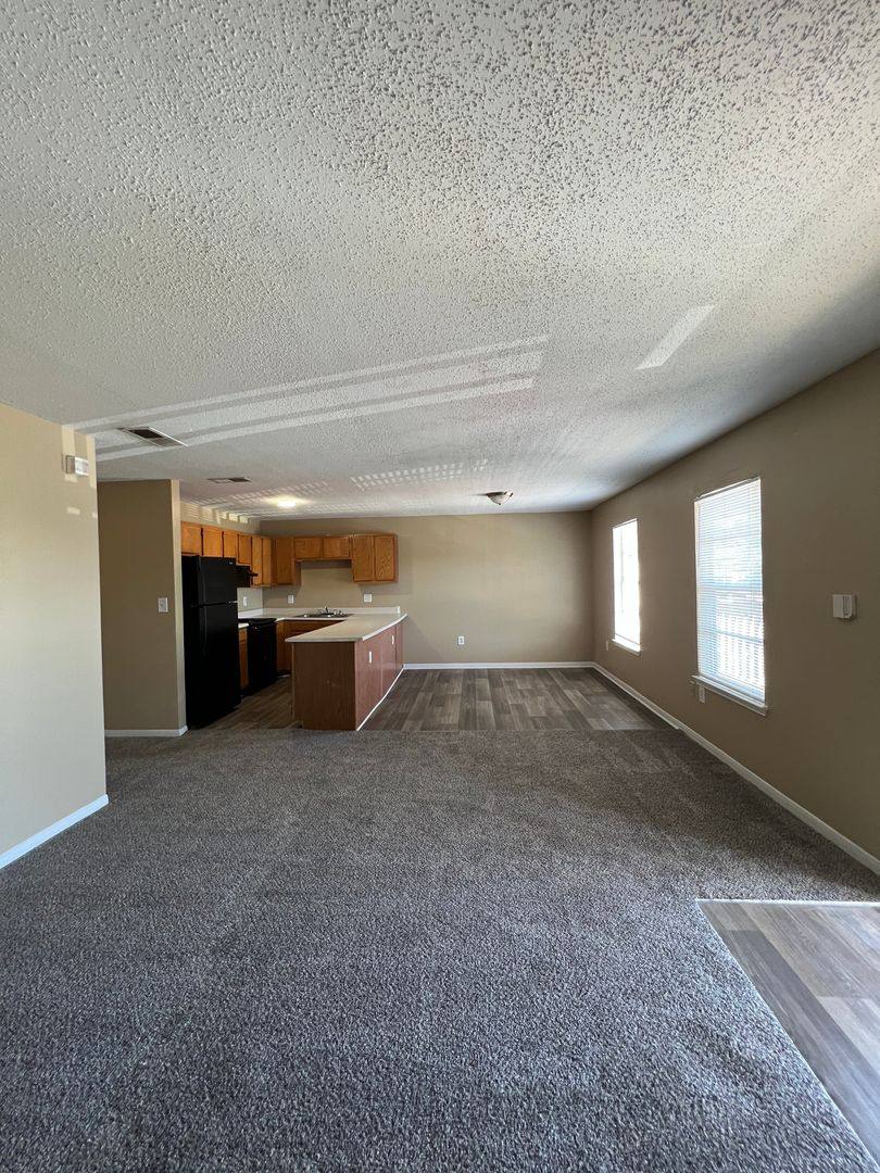 Apartment for rent at 306 Courtney Dr SW, Decatur, AL 35603