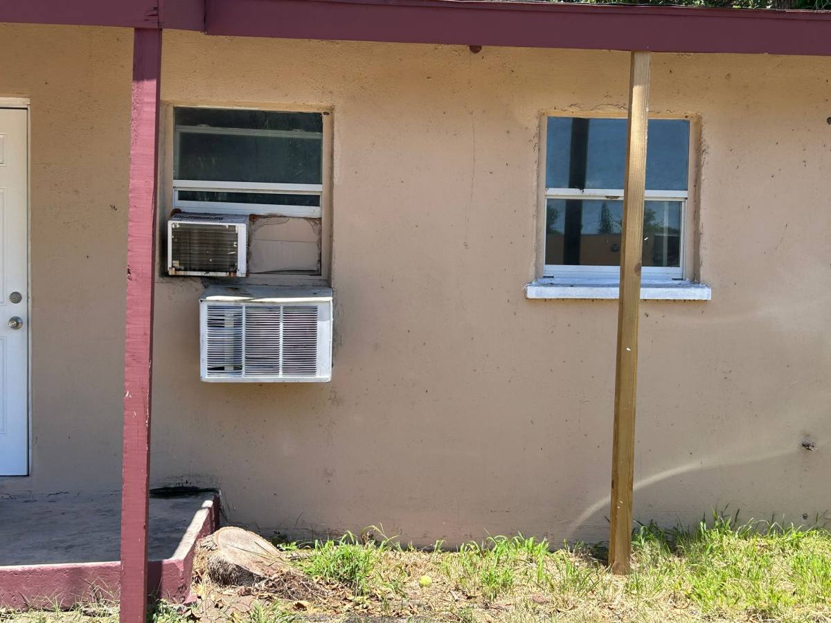 Apartment for rent at 1587 20th St, Sarasota, FL 34234