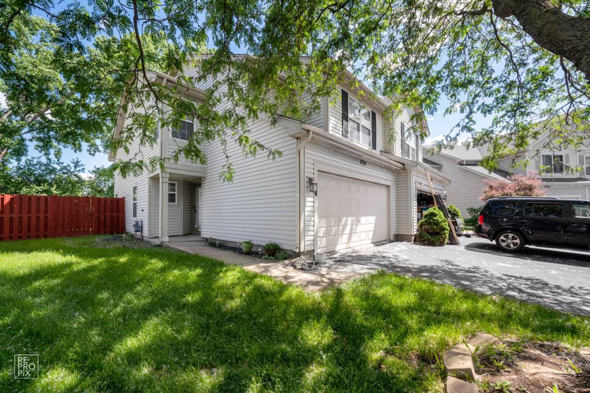 House for rent at 1724 Leeds Court, Mundelein, IL 60060
