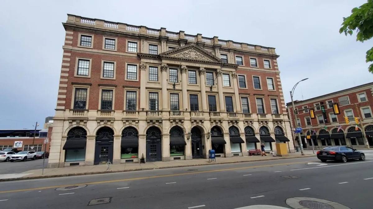 Apartment for rent at 355-365 E Ave, Rochester, NY 14604