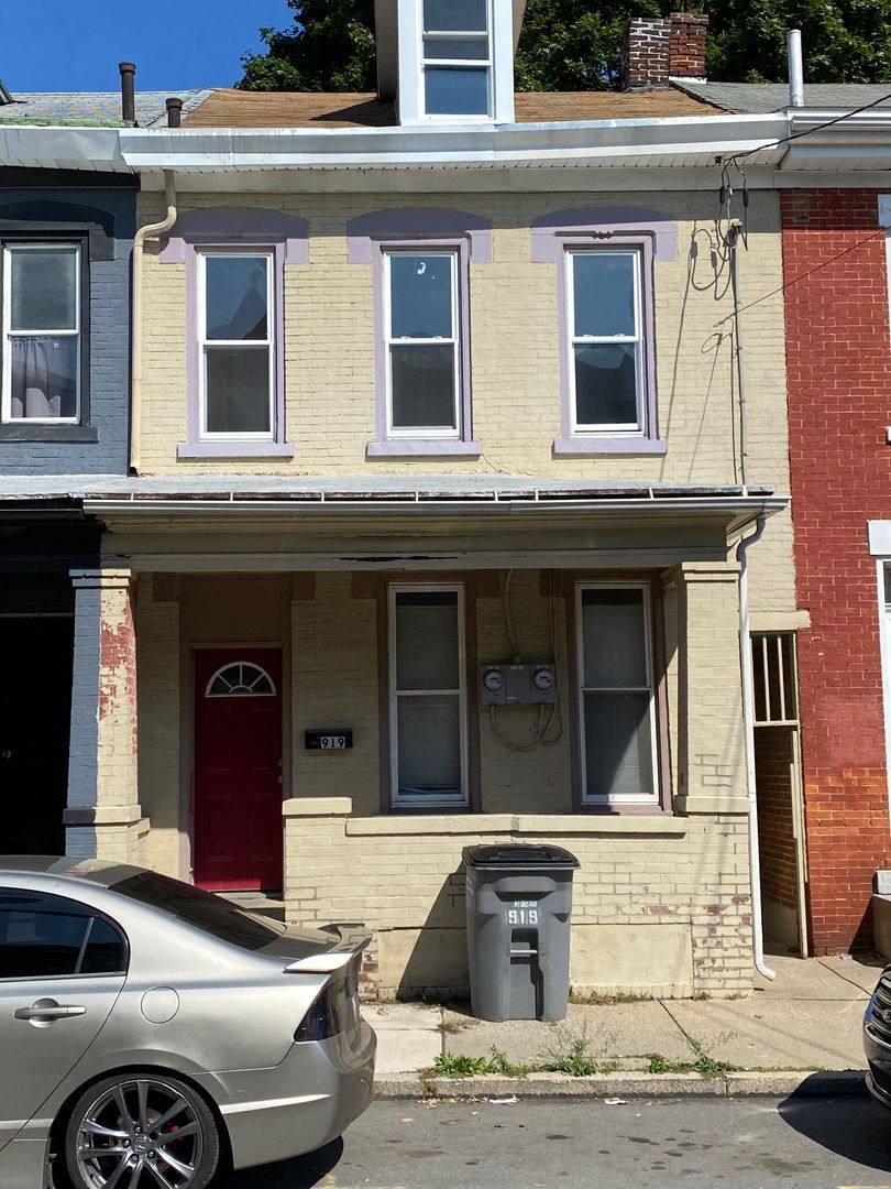 House for rent at 919 Mifflin Steet, Lebanon, PA 17046