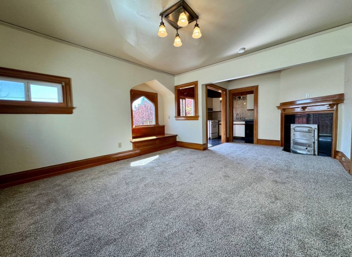 Apartment for rent at 2047 SW 10th Ave, Portland, OR 97201