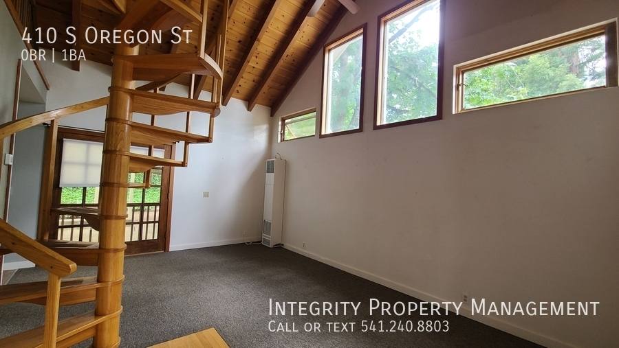 House for rent at 410 S Oregon St, Jacksonville, OR 97530