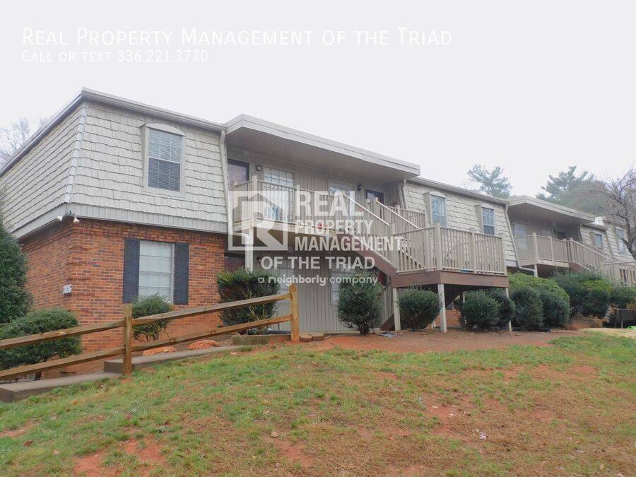 House for rent at 3826-C Country Club Rd, Winston Salem, NC 27104