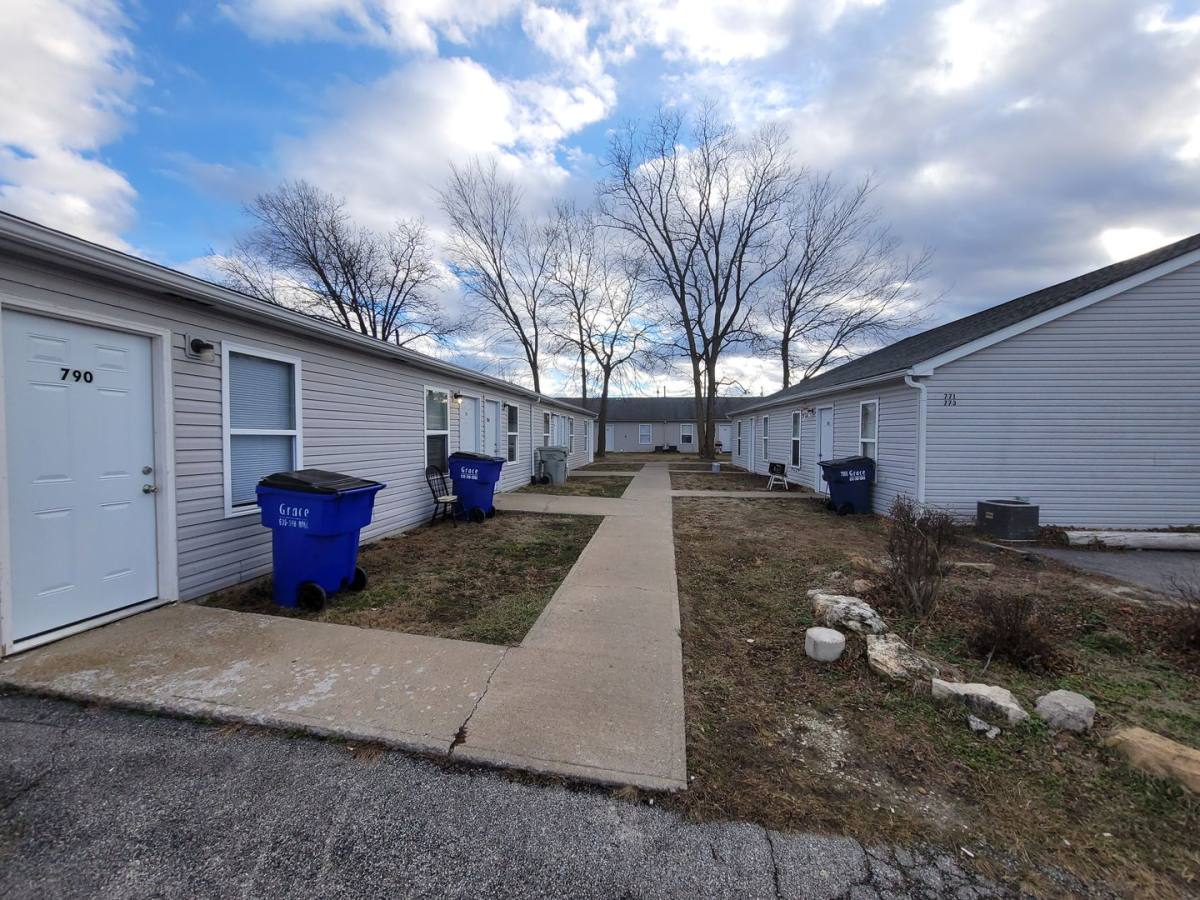 Townhouse for rent at 745 Wabash St, Warrenton, MO 63383
