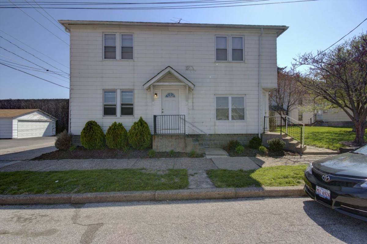 Apartment for rent at 416 24th St, Moline, IL 61265