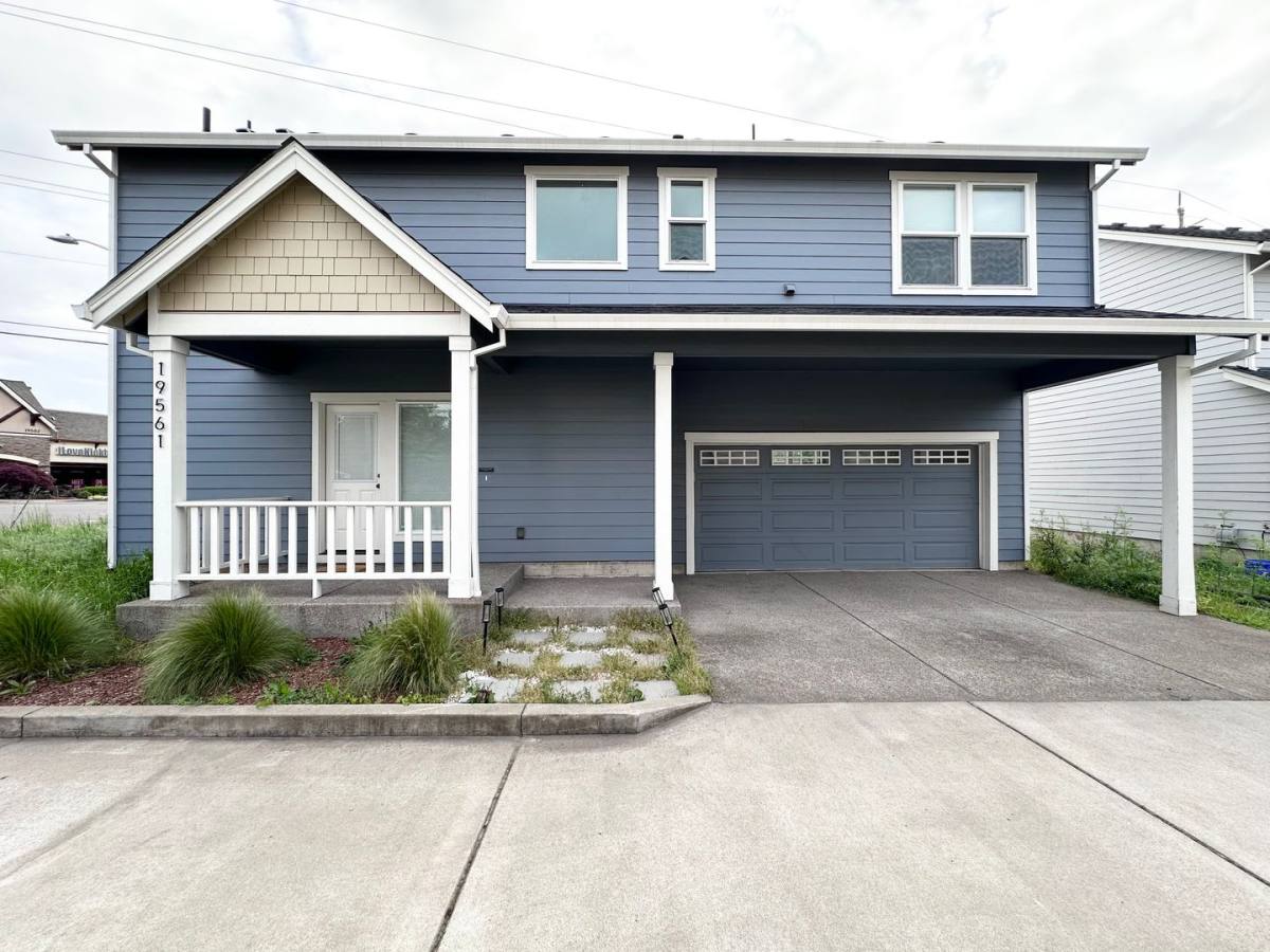 House for rent at 19561 Molalla Ave, Eugene, OR 97405