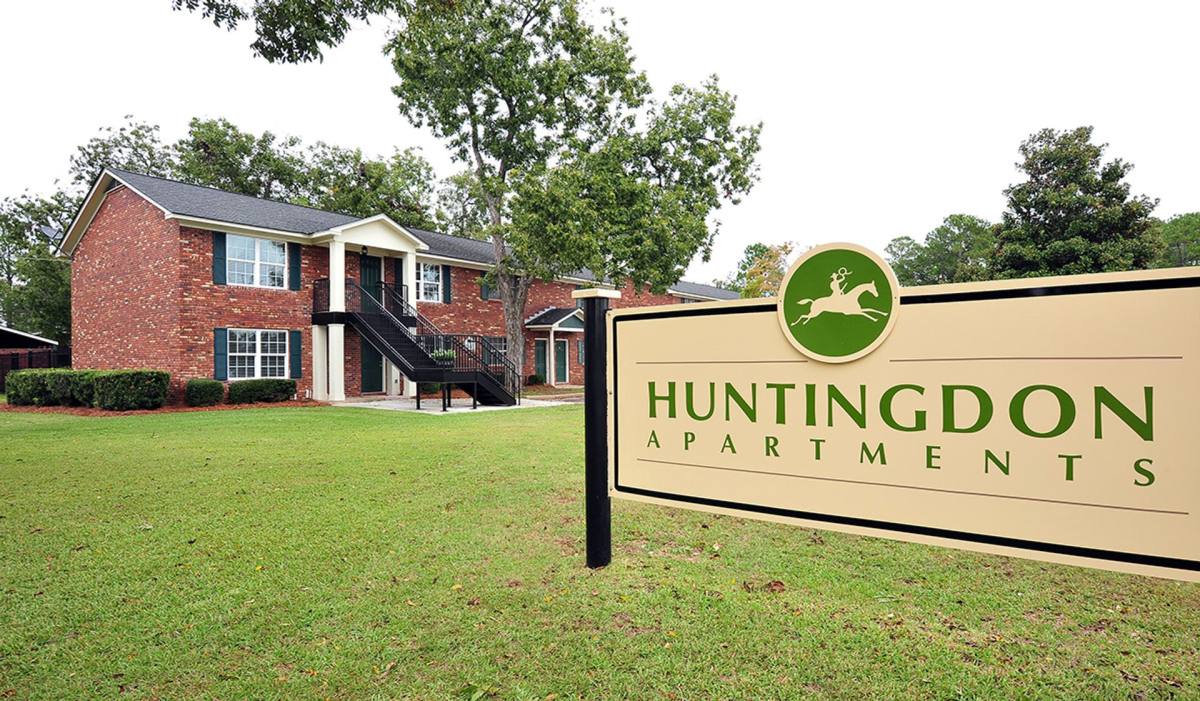 Townhouse for rent at 2103 1 2 Nottingham Way, Albany, GA 31707