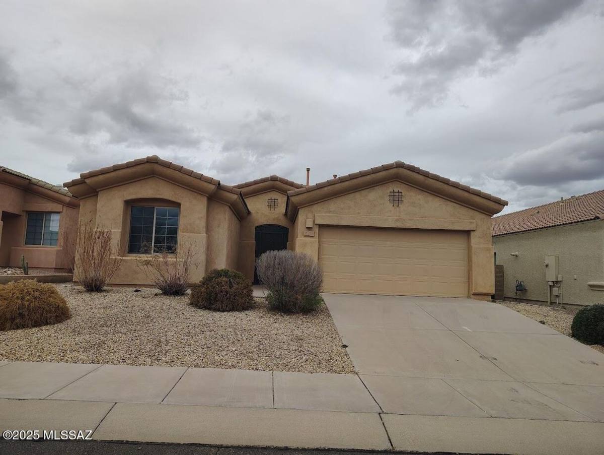 House for rent at 77 E Calle Trona, Green Valley, AZ 85614