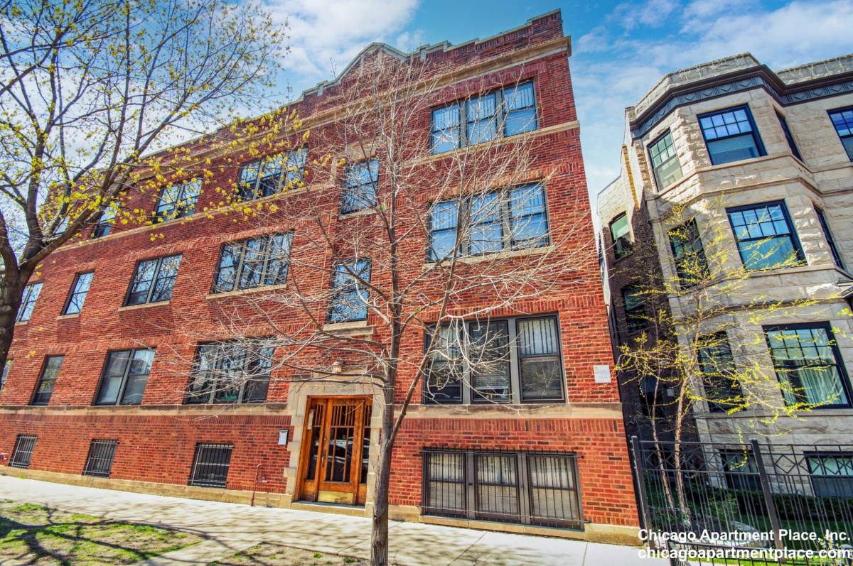 Apartment for rent at 3706 N Wayne Ave #G, Chicago, IL 60613