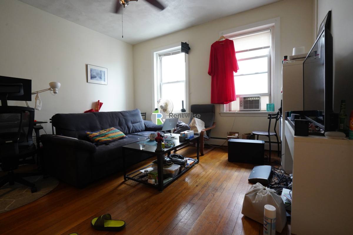 Apartment for rent at 56 Brighton Ave #35, Allston, MA 02134