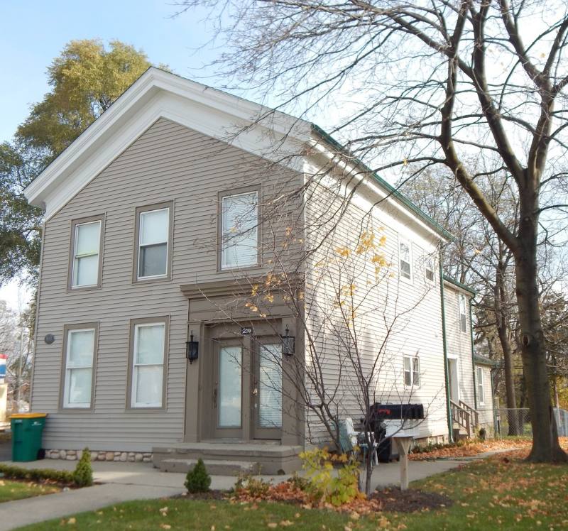 Apartment for rent at 219 S Main St #1, Romeo, MI 48065