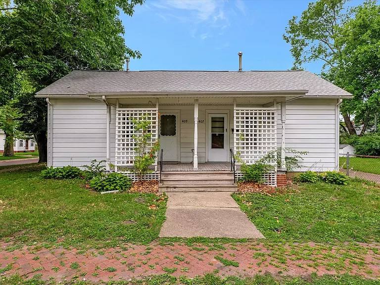 Townhouse for rent at 409 S Anderson St, Urbana, IL 61801