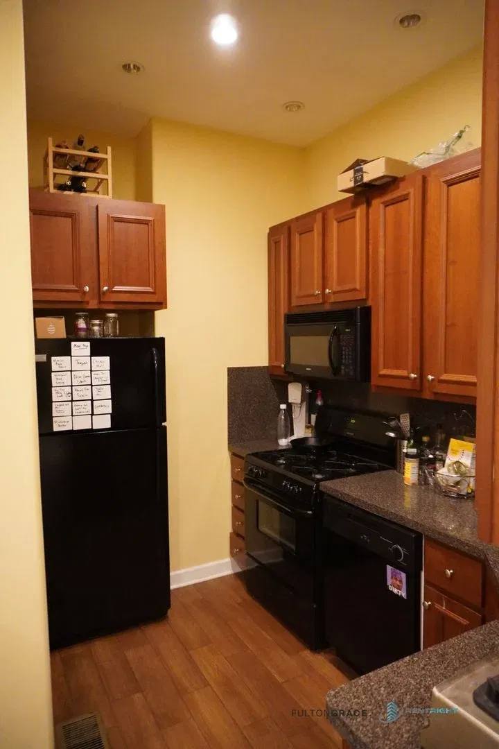 House for rent at 1483 N Bosworth Ave #1R, Chicago, IL 60642