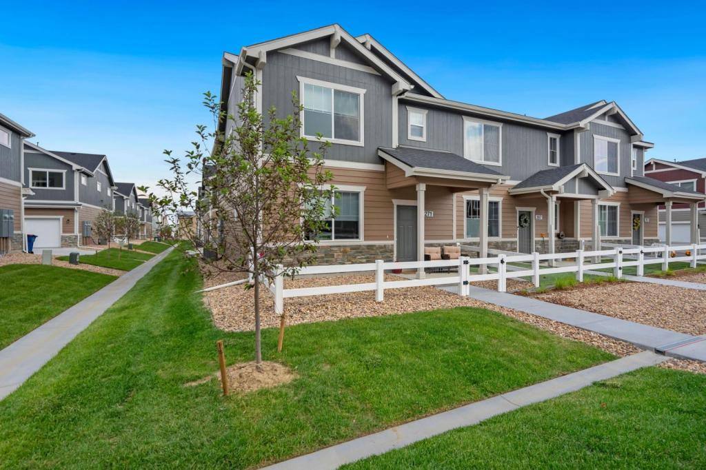Townhouse for rent at 271 Penguin St, Johnstown, CO 80534