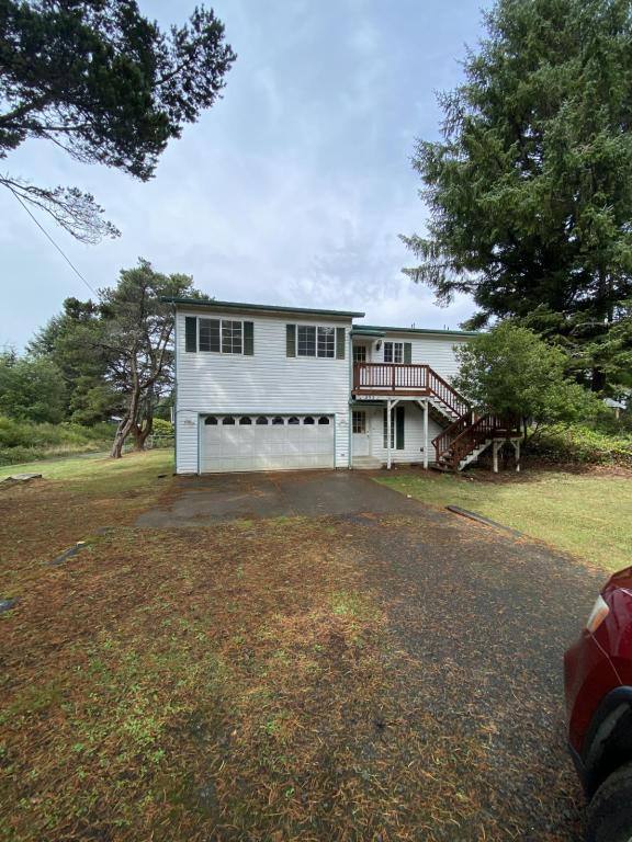 Apartment for rent at 255 NE Wax Myrtle Loop, Yachats, OR 97498