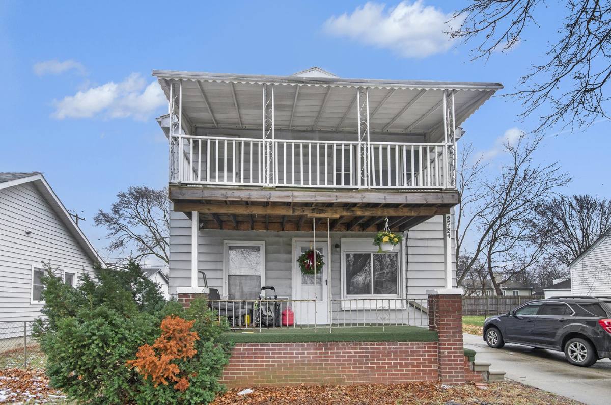 Townhouse for rent at 25124 Firwood Ave, Warren, MI 48089
